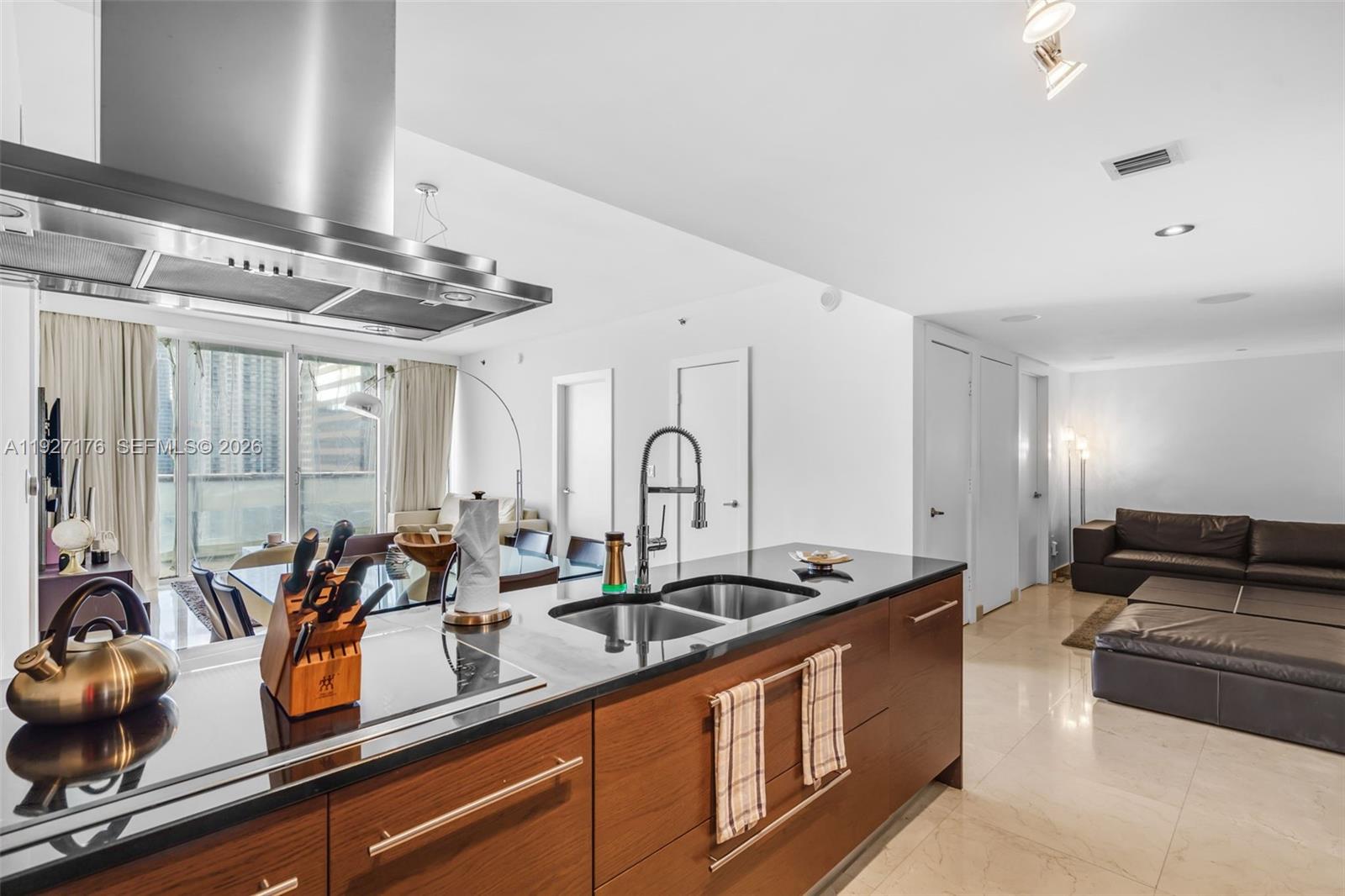 495 Brickell Ave 2405 Property Photo 7