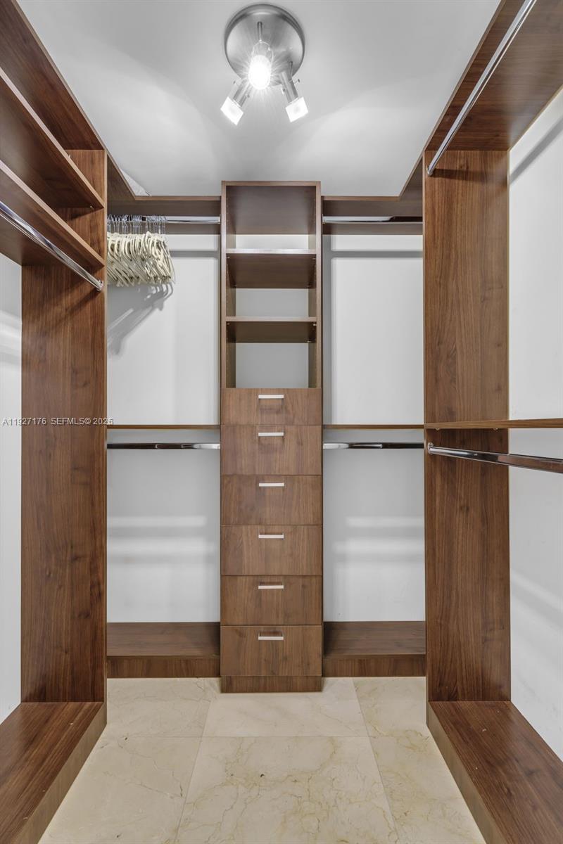495 Brickell Ave 2405 Property Photo 19
