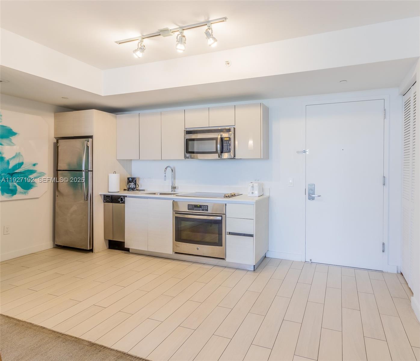 2602 E Hallandale Beach Blvd R708 Property Photo 4