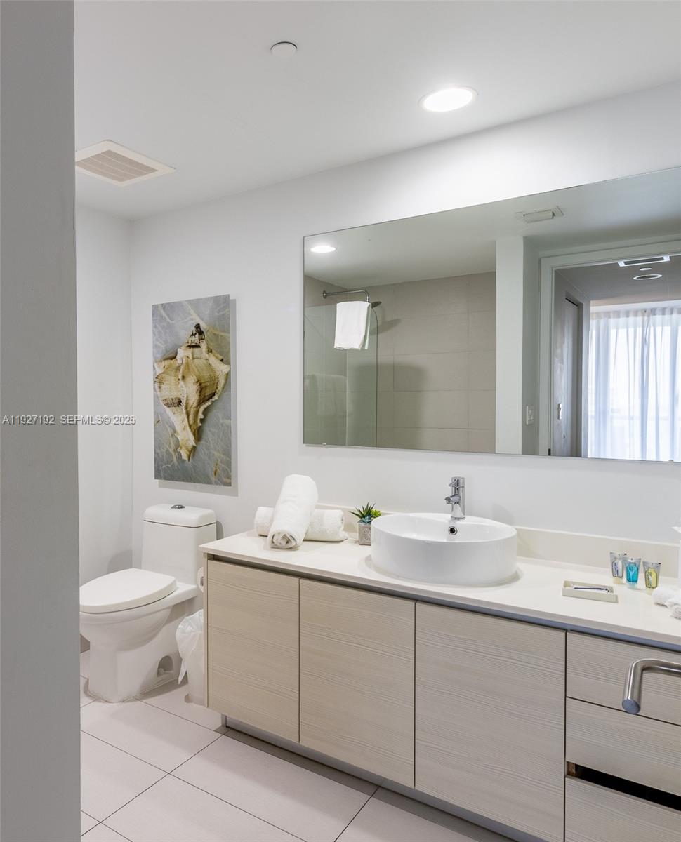 2602 E Hallandale Beach Blvd R708 Property Photo 11