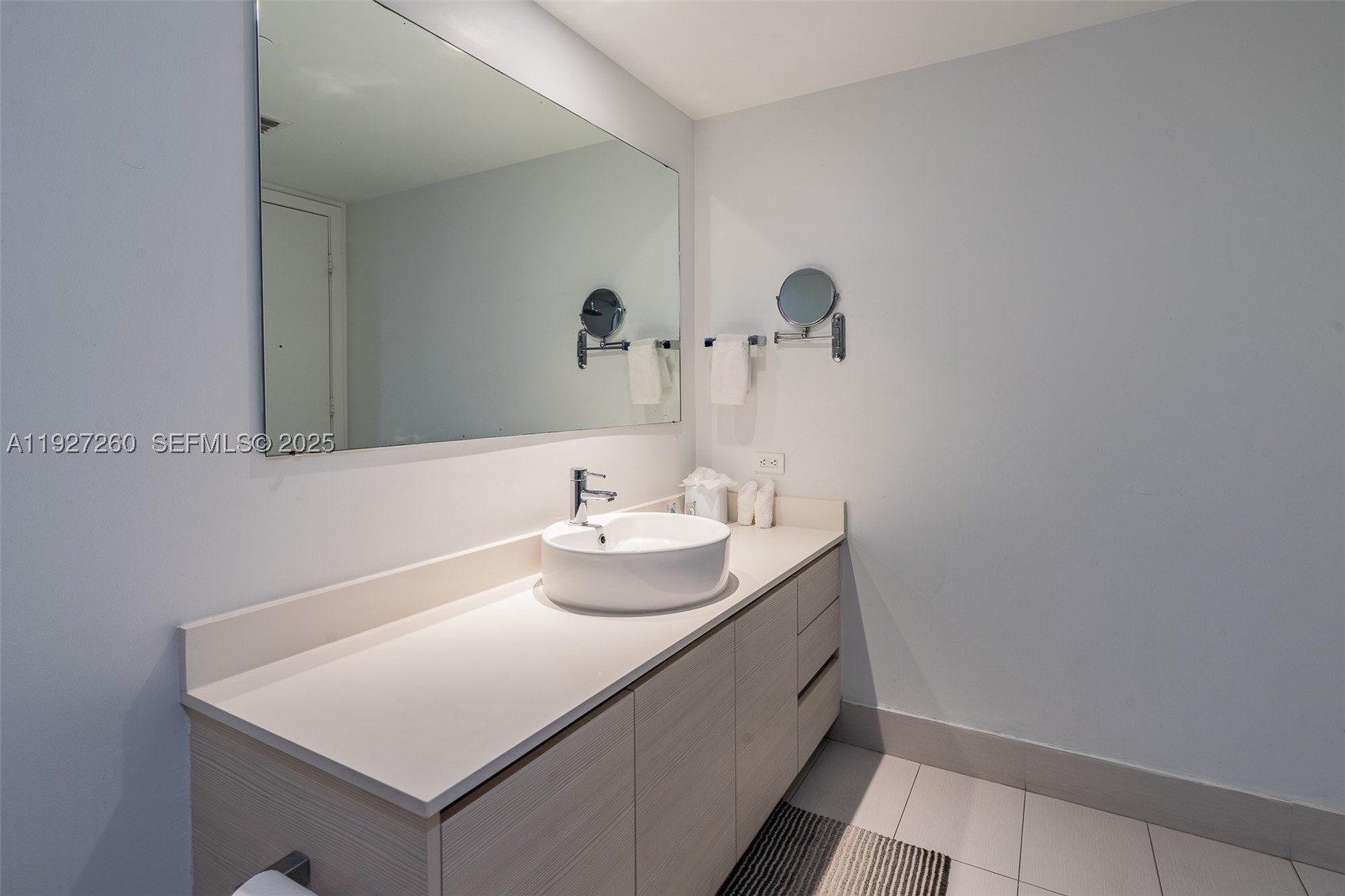 2602 E Hallandale Beach Blvd R809 Property Photo 11