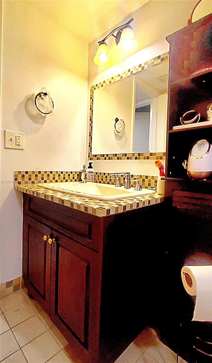 3905 N Nob Hill Rd 510 Property Photo 12