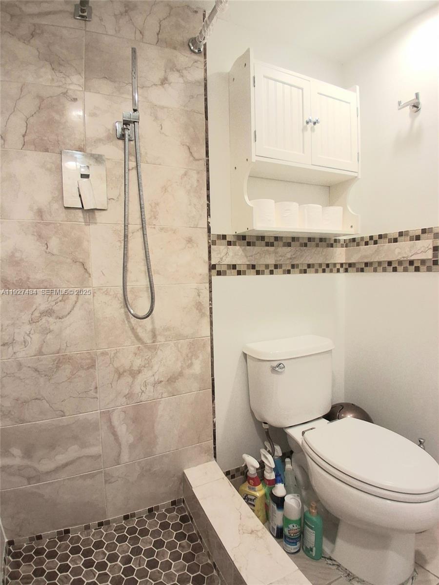 3905 N Nob Hill Rd 510 Property Photo 42