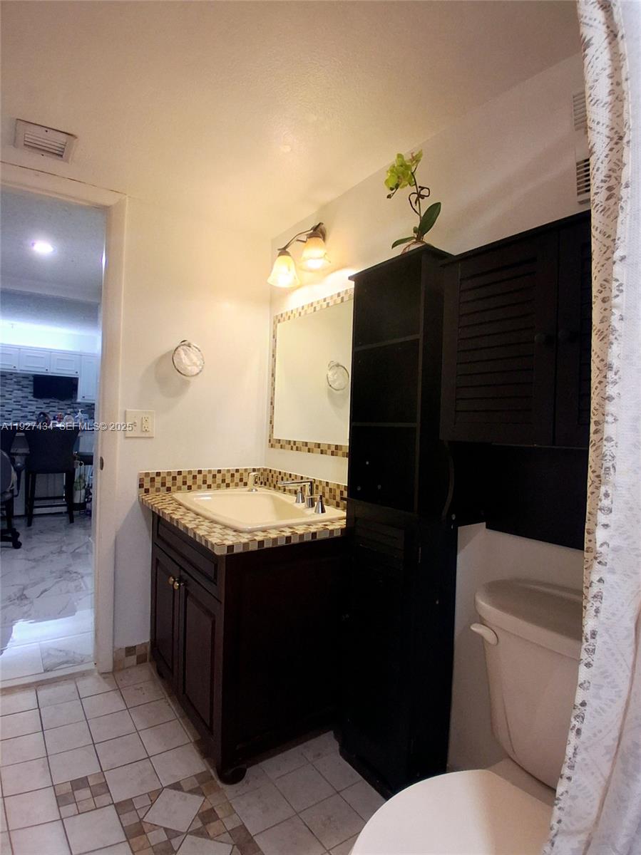 3905 N Nob Hill Rd 510 Property Photo 59