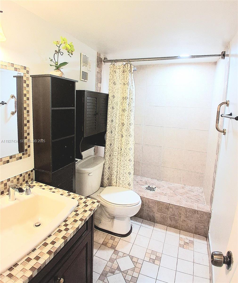 3905 N Nob Hill Rd 510 Property Photo 60
