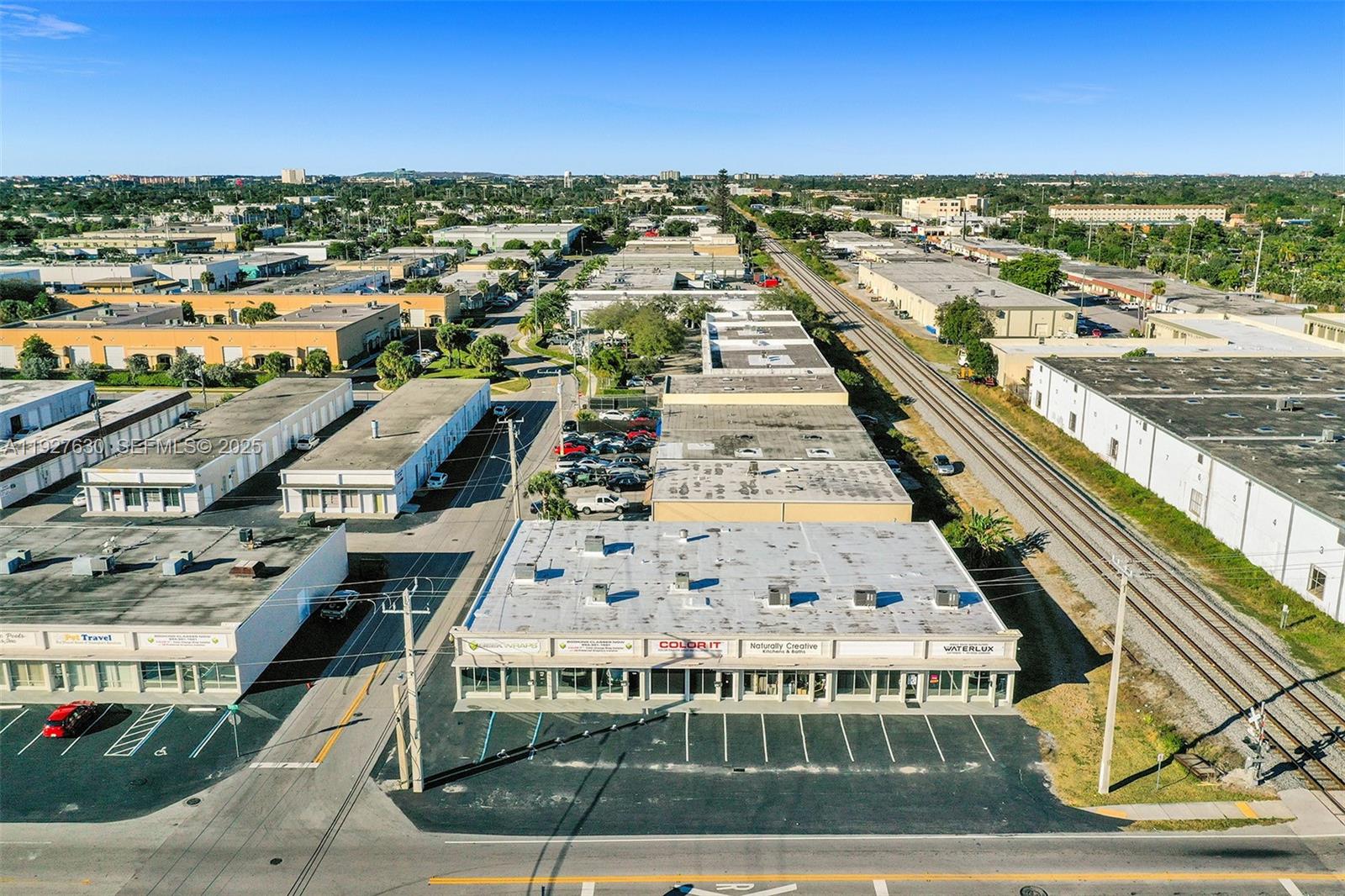 4500 N Dixie Hwy Property Photo 3