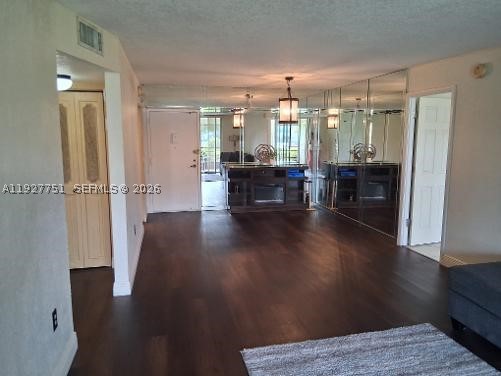 1000 Saint Charles Pl L2 Property Photo 7
