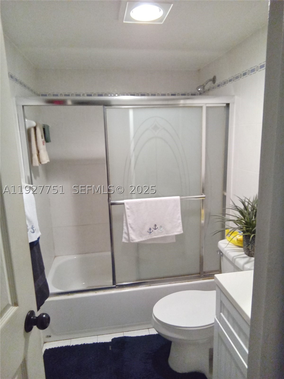 1000 Saint Charles Pl L2 Property Photo 10