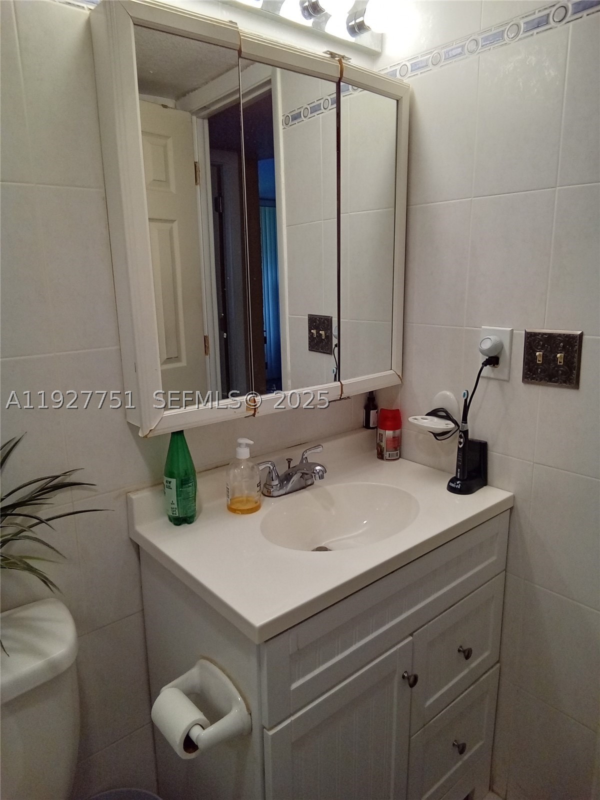 1000 Saint Charles Pl L2 Property Photo 11