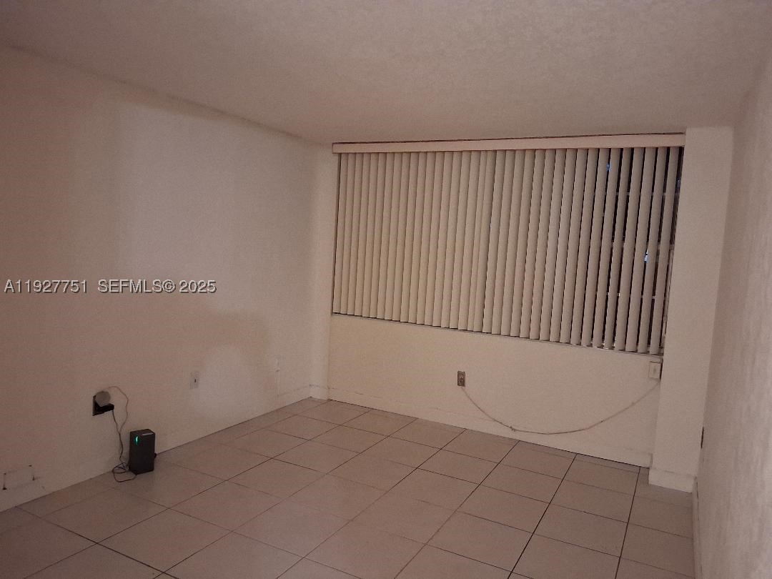 1000 Saint Charles Pl L2 Property Photo 12