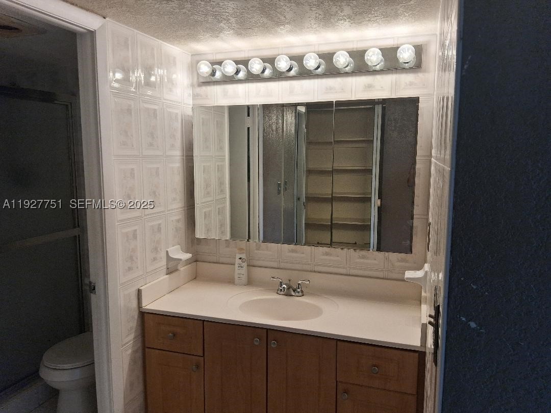 1000 Saint Charles Pl L2 Property Photo 13