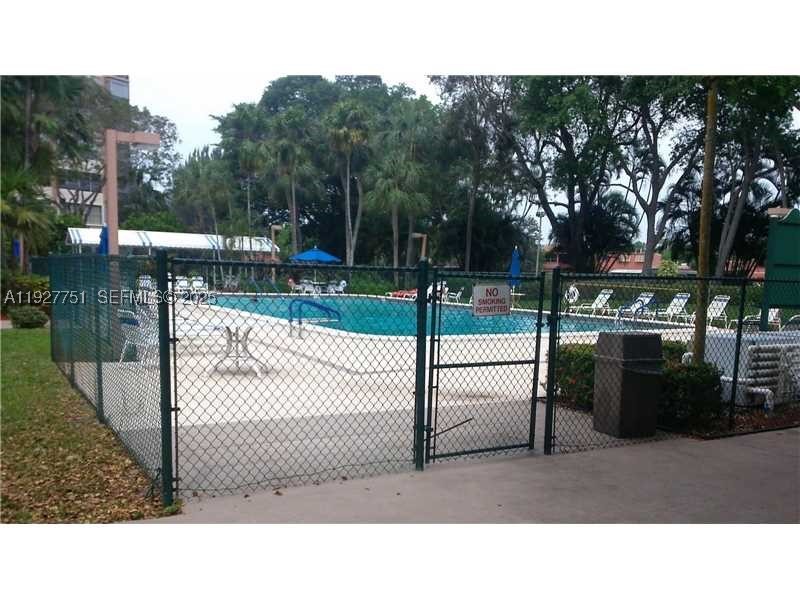 1000 Saint Charles Pl L2 Property Photo 21