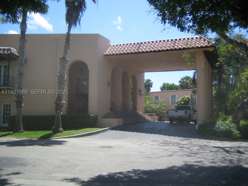 10744 N Kendall Dr M-16 Property Photo 19