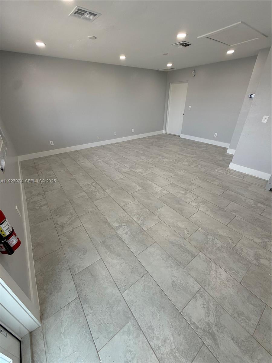 2700 Evans Ave 3 Property Photo 17