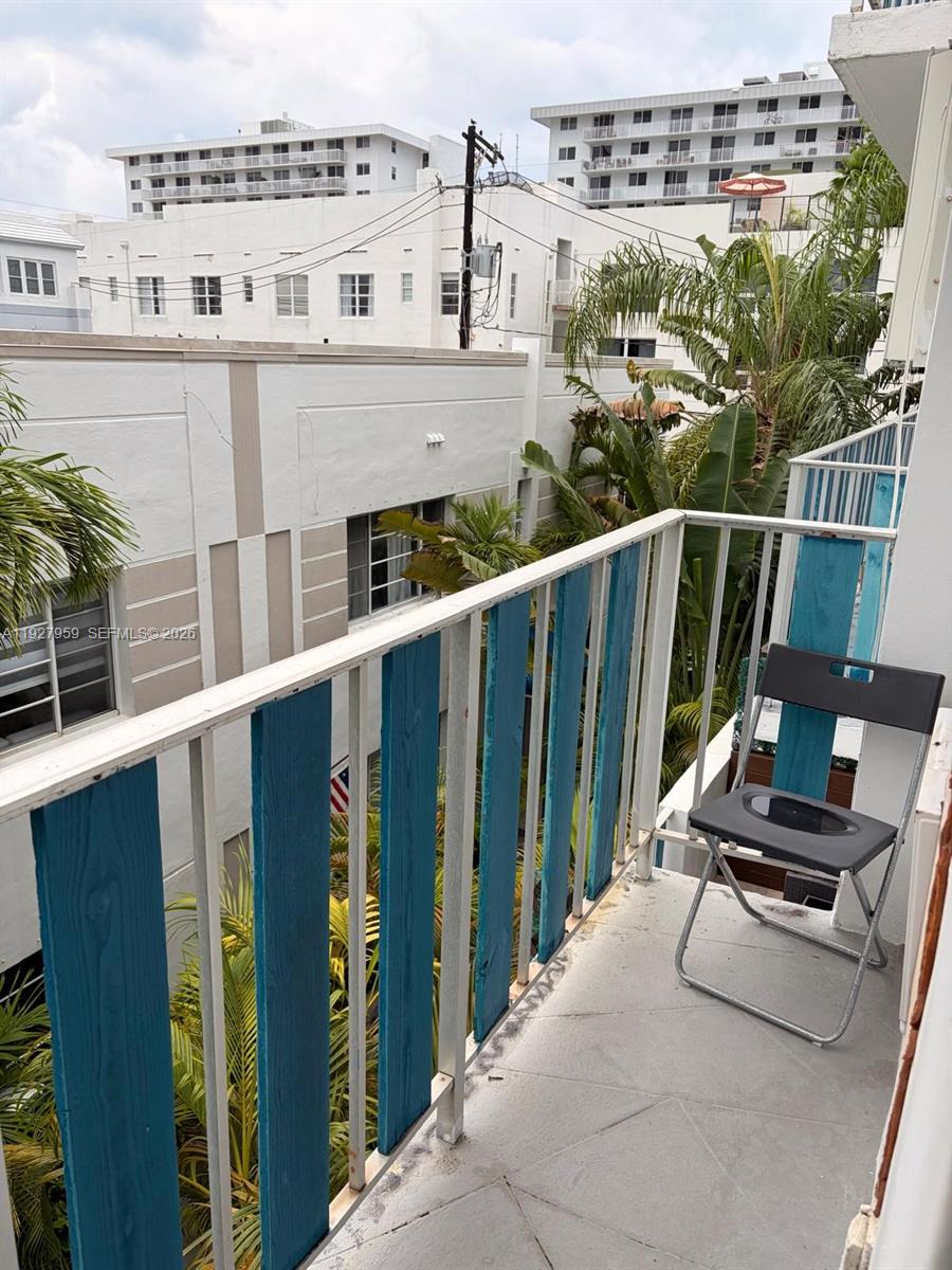 335 Collins Ave 302 Property Photo 8