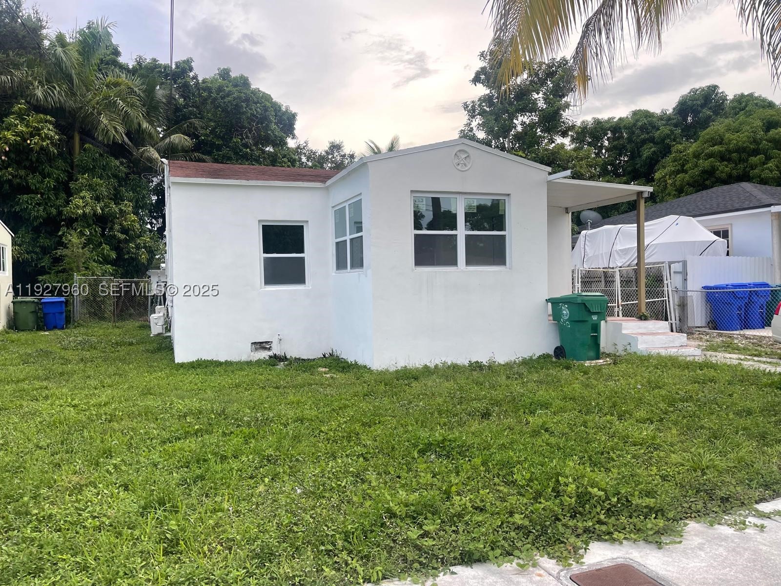 560 Nw 53rd St Property Photo 2