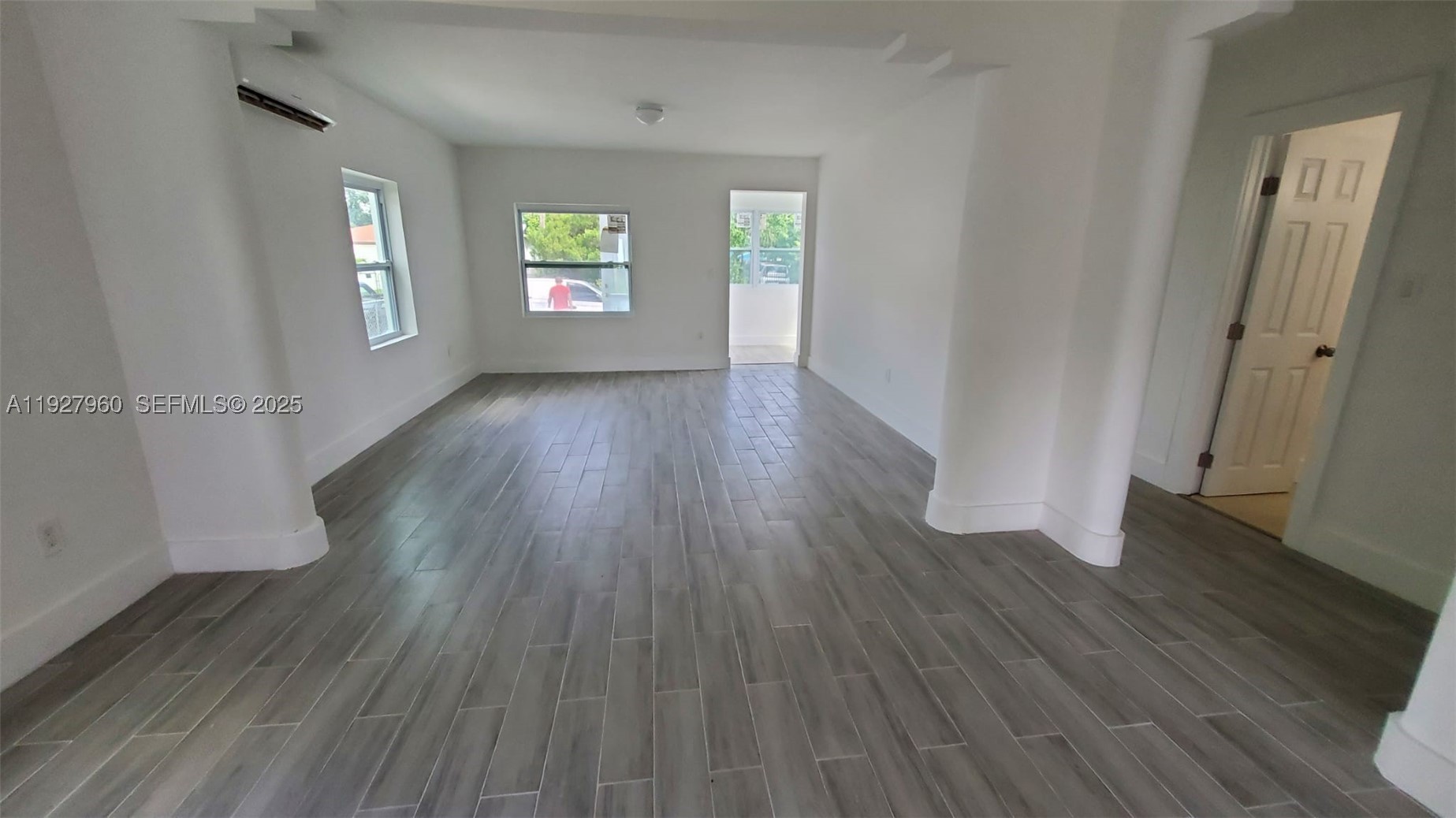 560 Nw 53rd St Property Photo 9