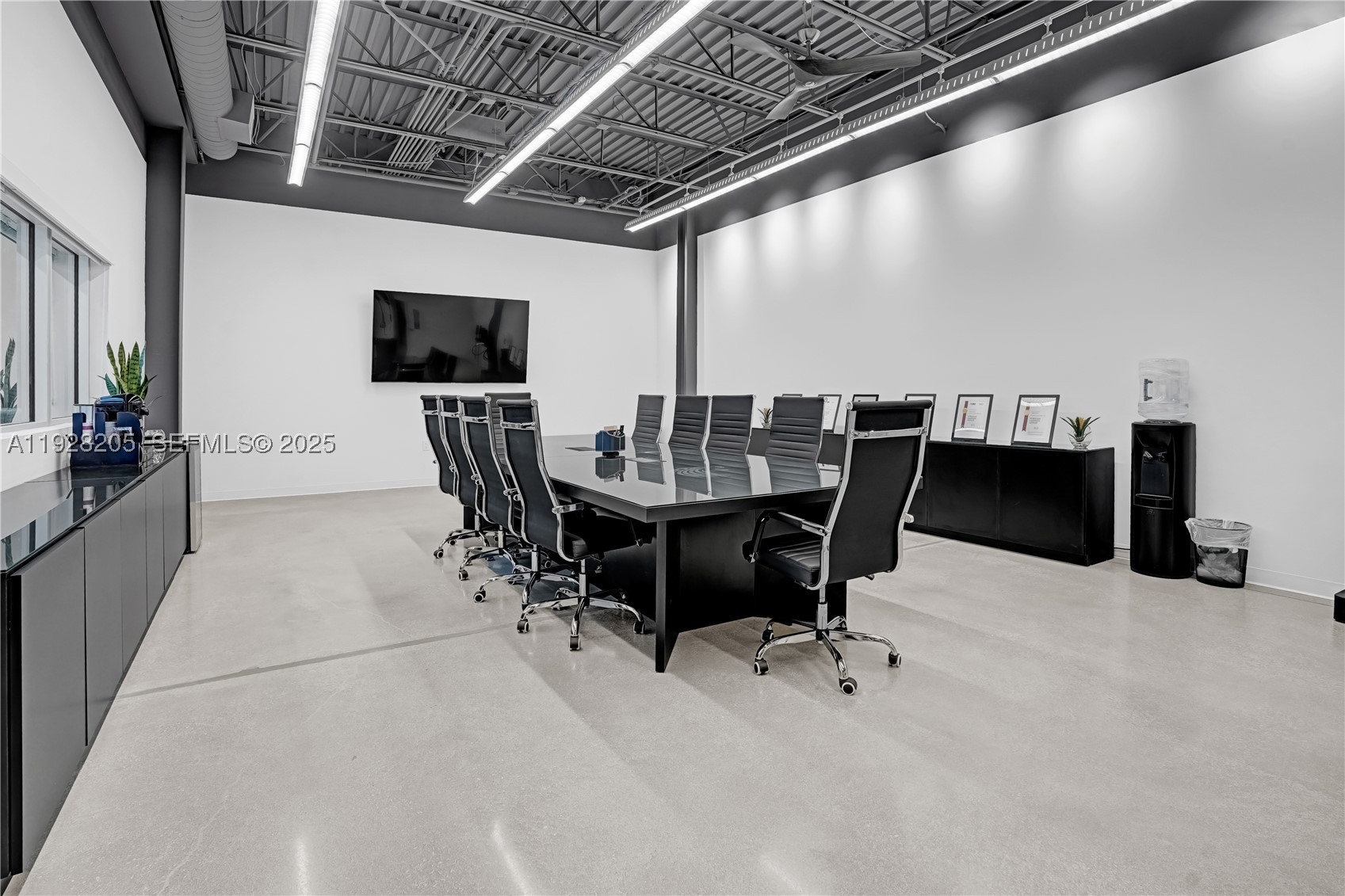 A11928205 Property Photo 14
