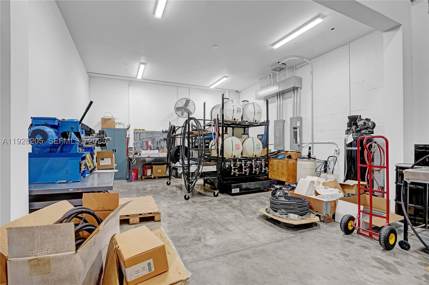 A11928205 Property Photo 17