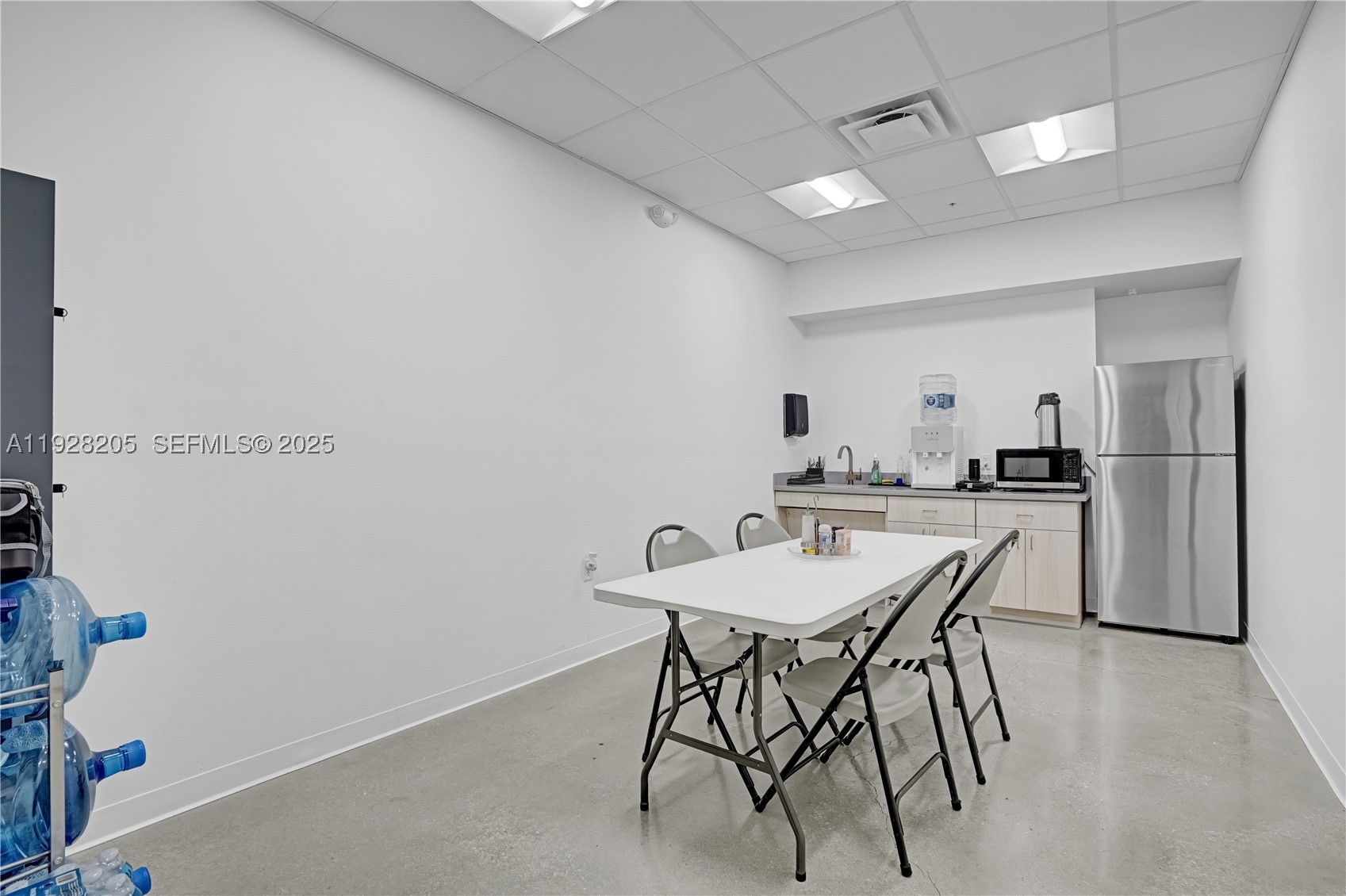 A11928205 Property Photo 25