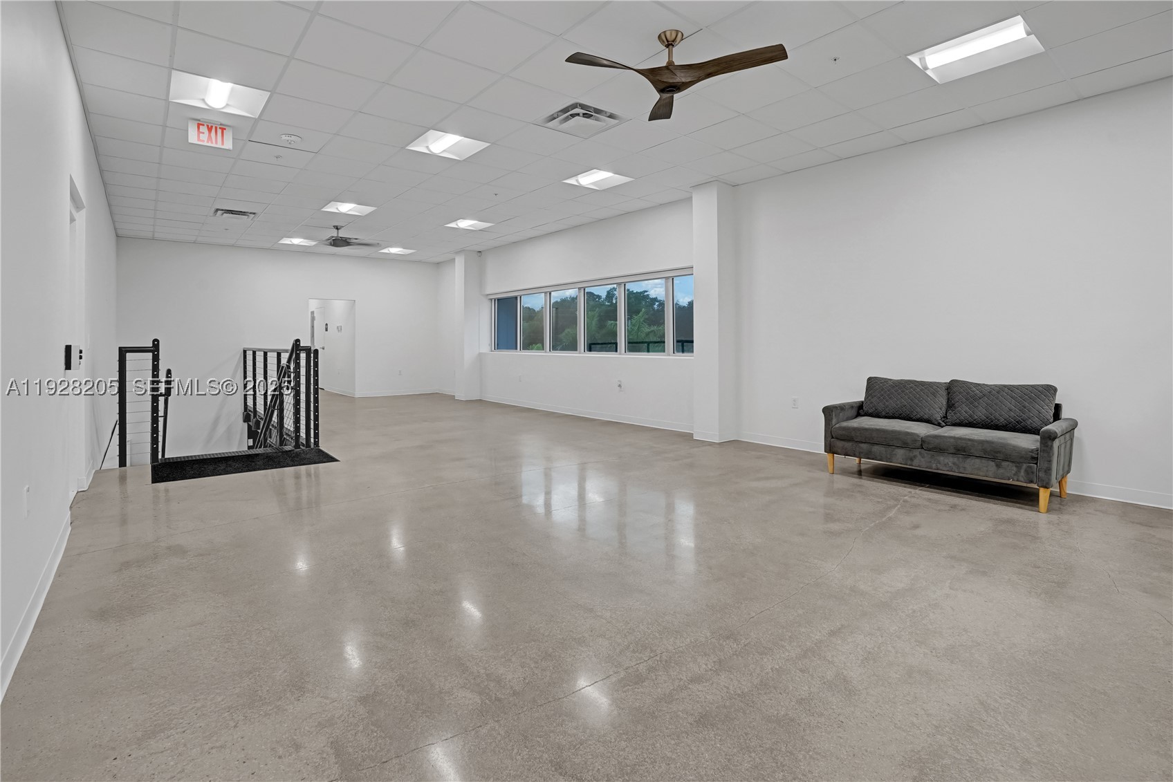 A11928205 Property Photo 28