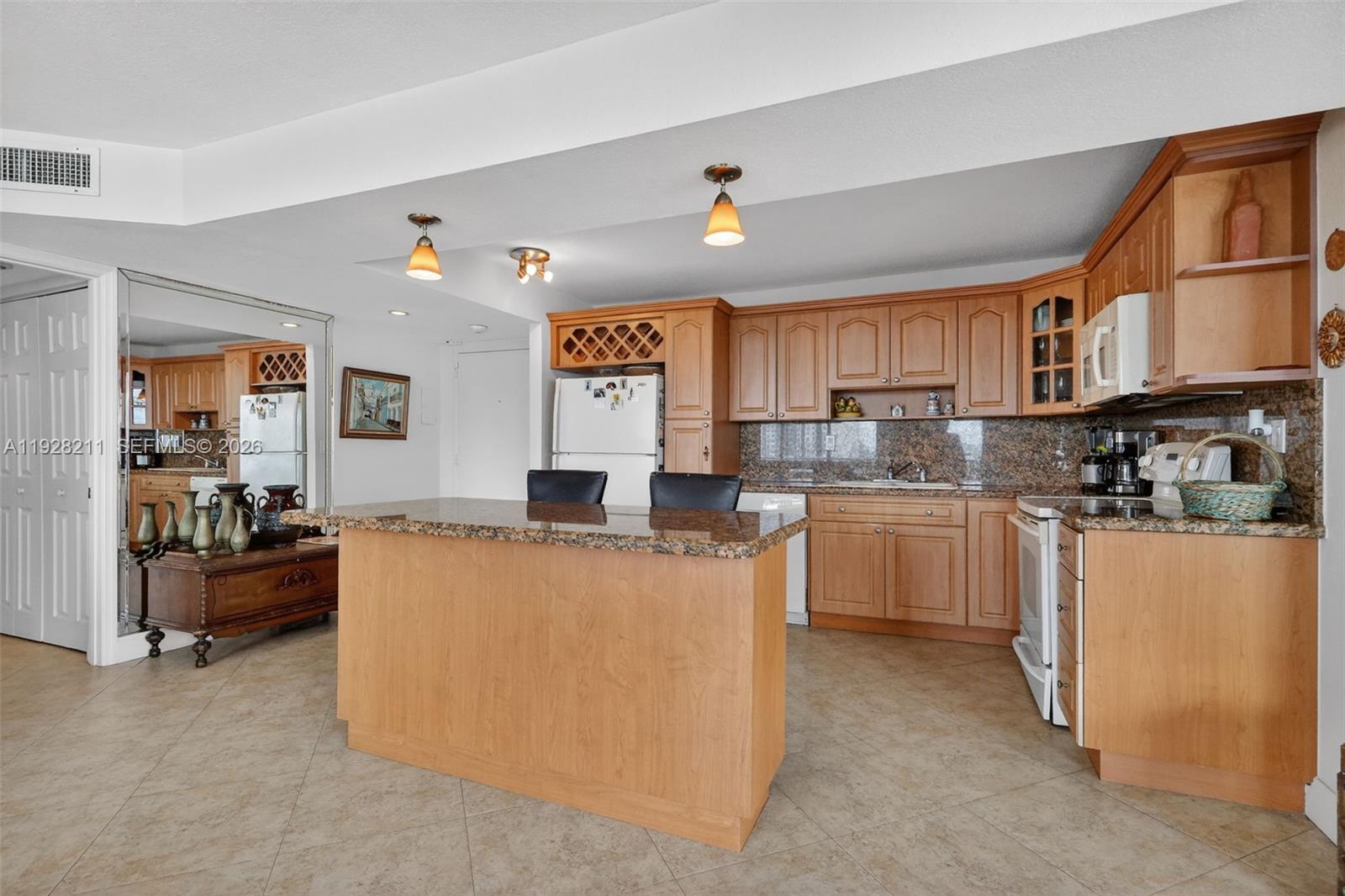 7135 Collins Ave 1015 Property Photo 7