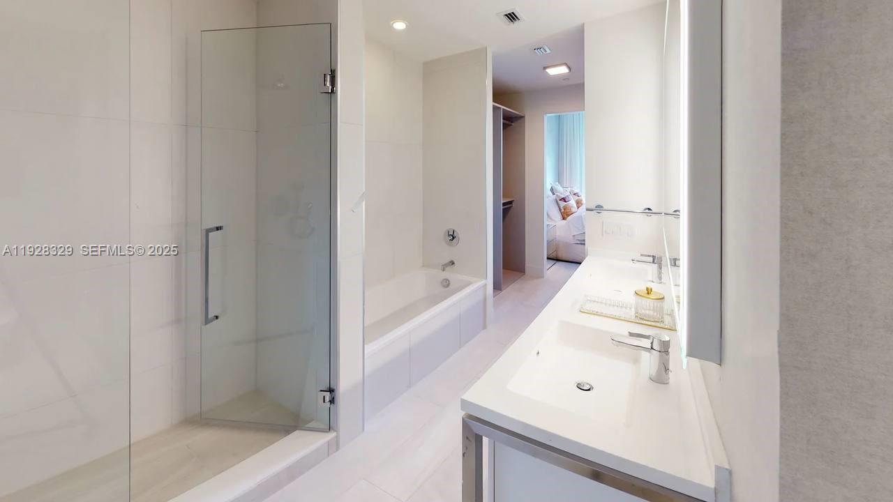 2000 Metropica Way 1701 Property Photo 8