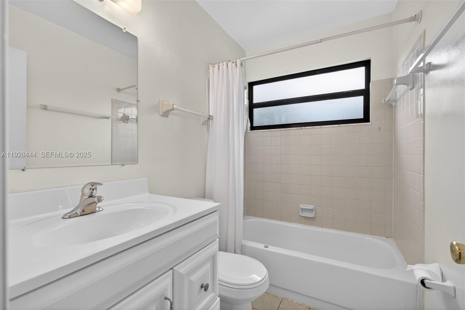707 Stonewood Ct 19c Property Photo 27