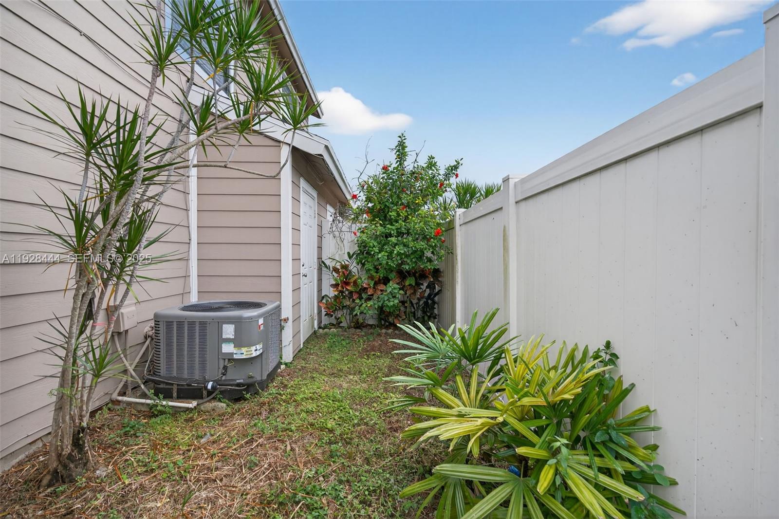 707 Stonewood Ct 19c Property Photo 43