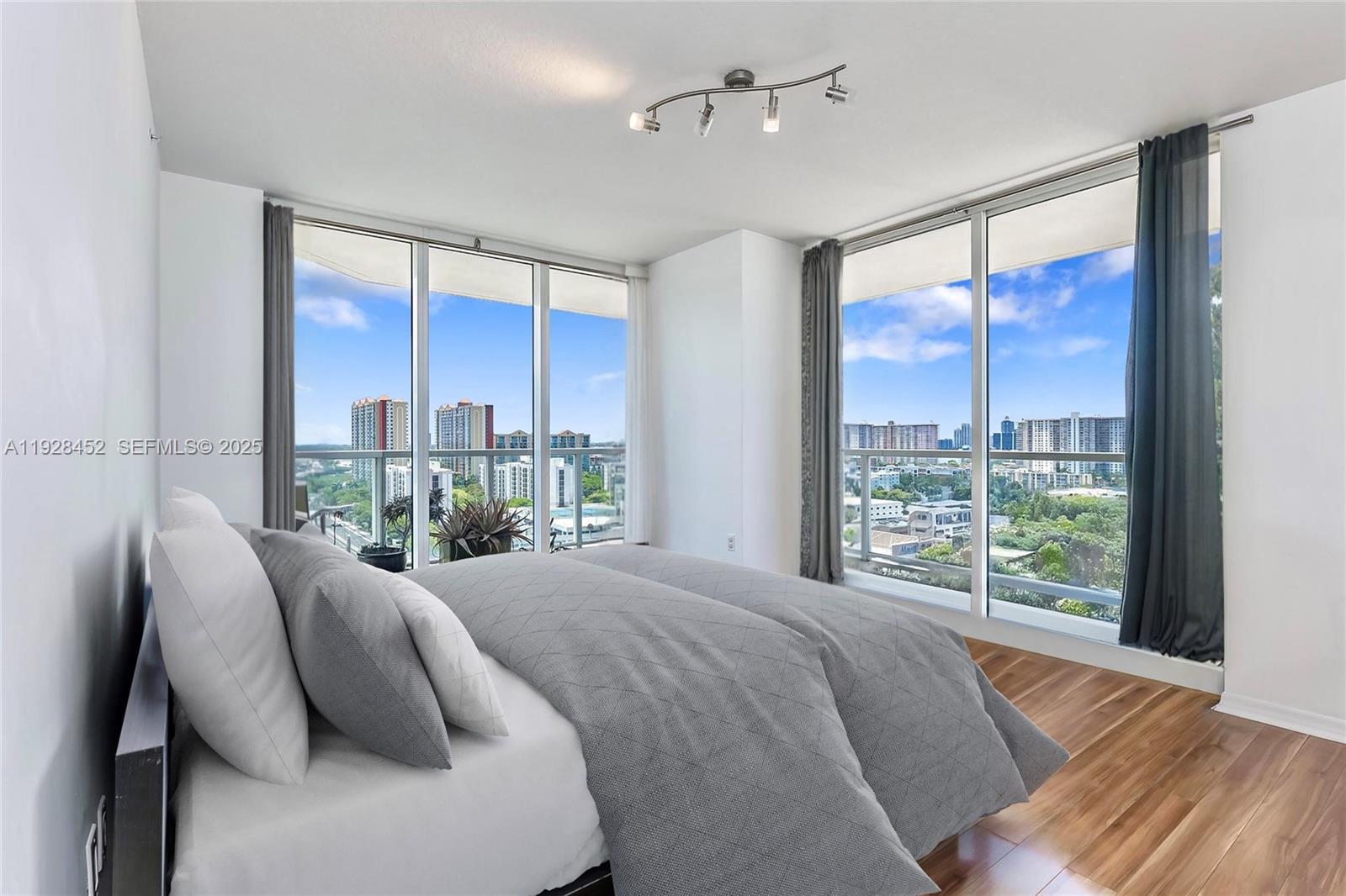 16699 Collins Ave 1507 Property Photo 10