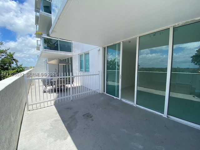 1861 Nw S River Dr 702 Property Photo 1