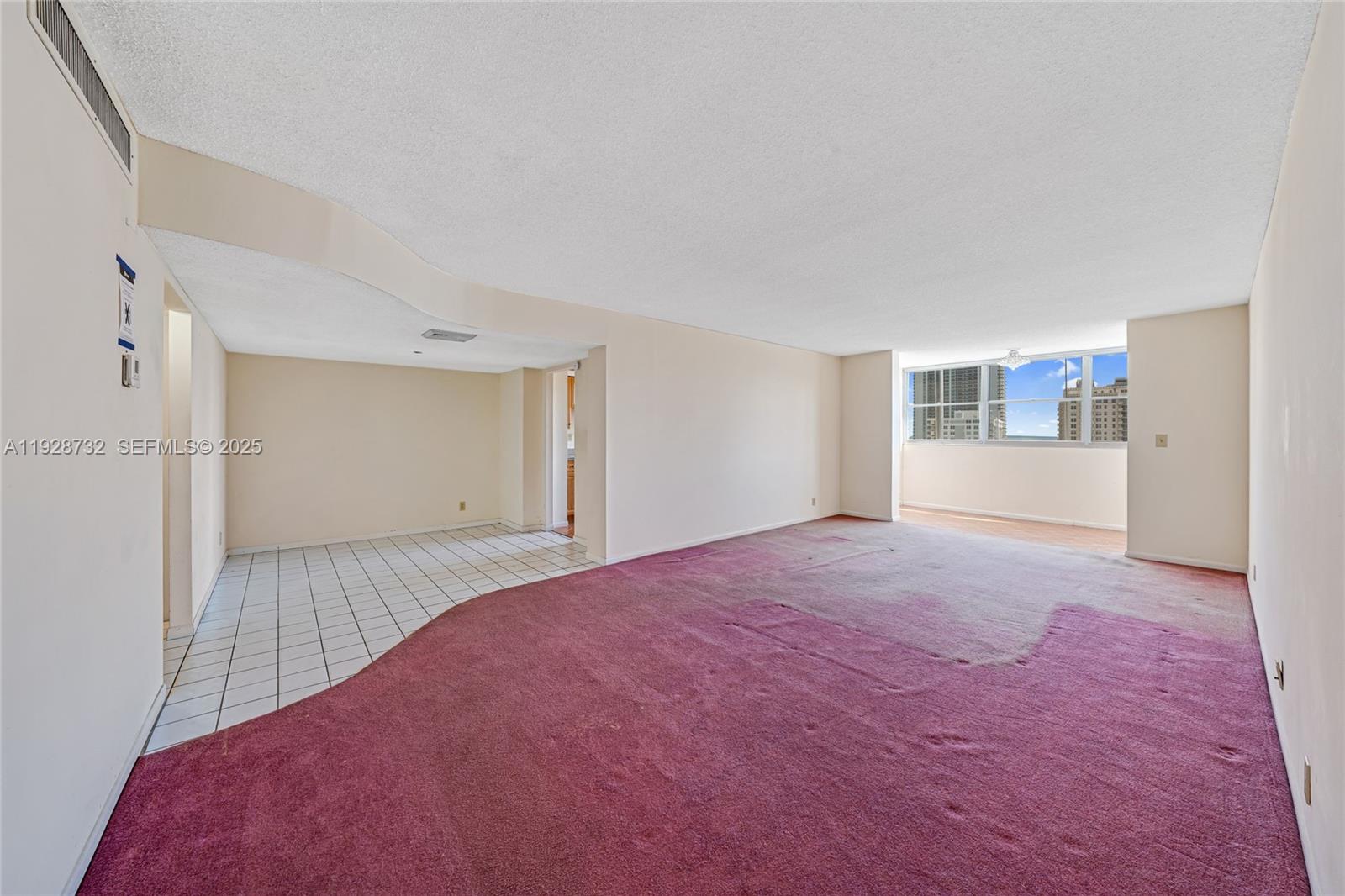 100 Golden Isles Dr Ph 6 Property Photo 4