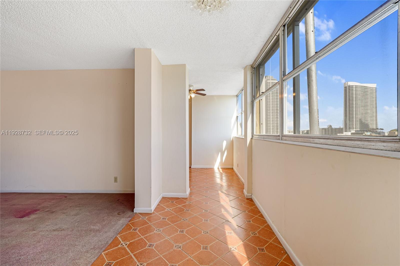 100 Golden Isles Dr Ph 6 Property Photo 10