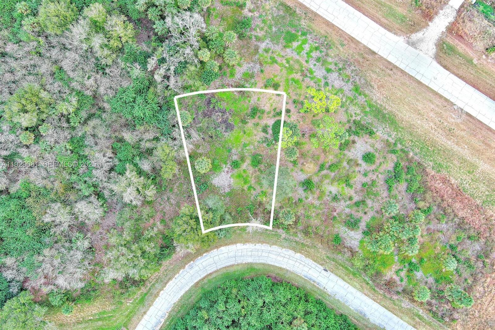 171 Carousel Ave Property Photo 2
