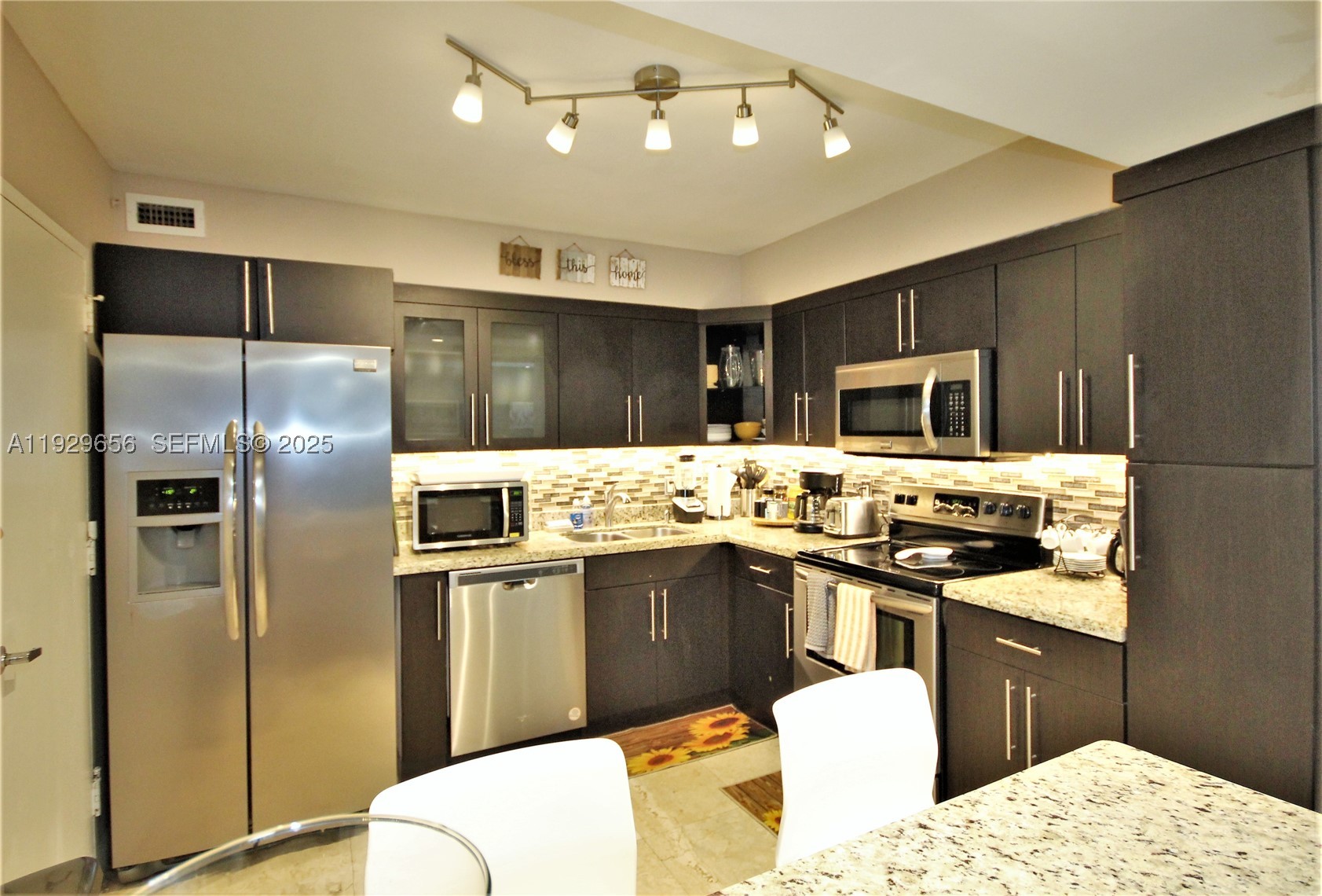 5161 Collins Ave 1610 Property Photo 6