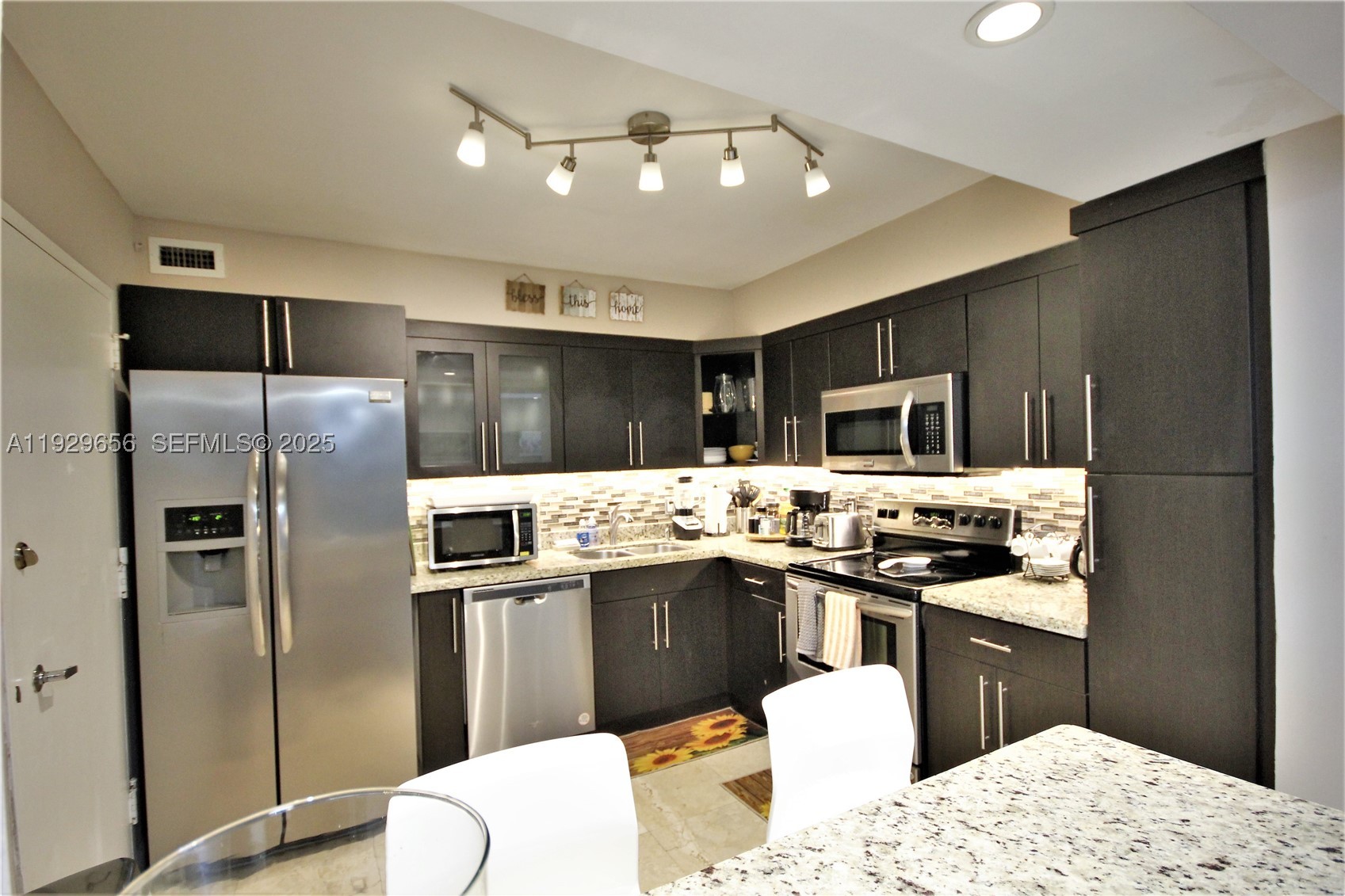 5161 Collins Ave 1610 Property Photo 7