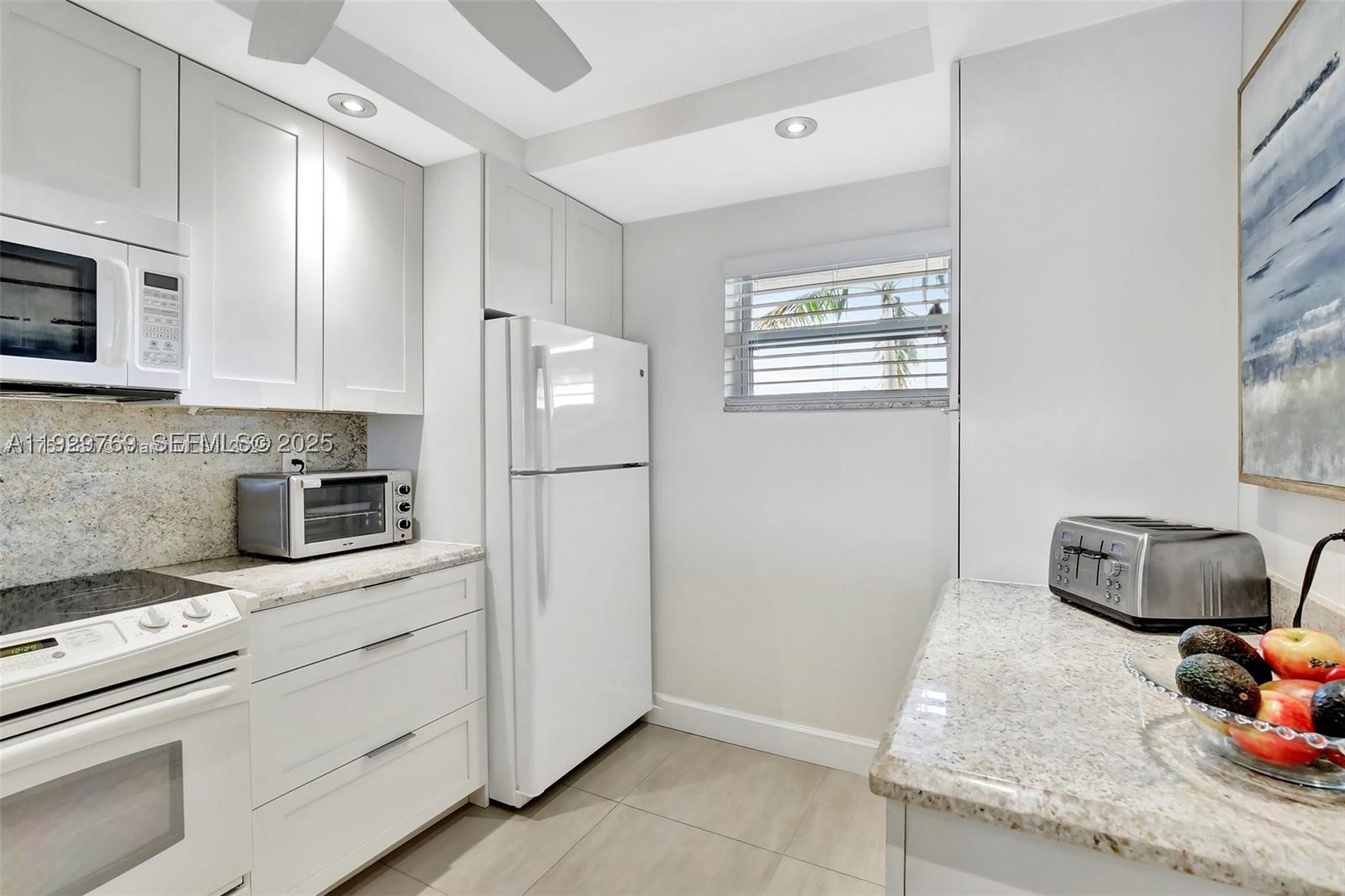 3930 Inverrary Blvd 405-d Property Photo 5