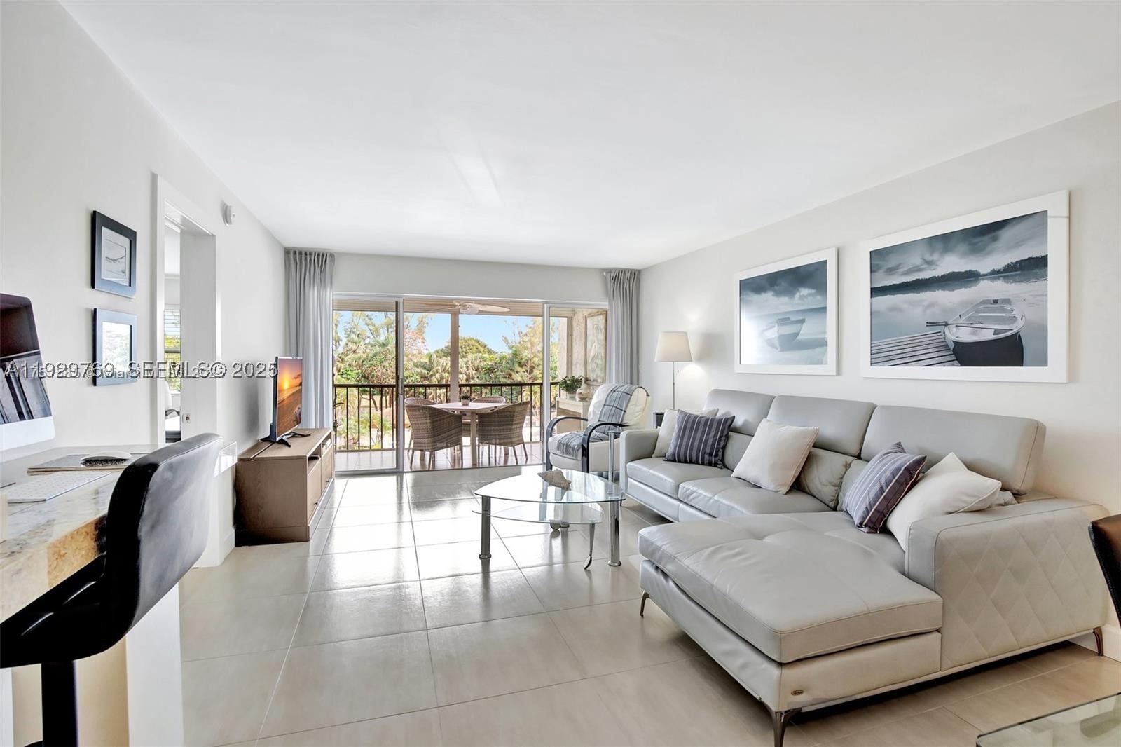 3930 Inverrary Blvd 405-d Property Photo 11