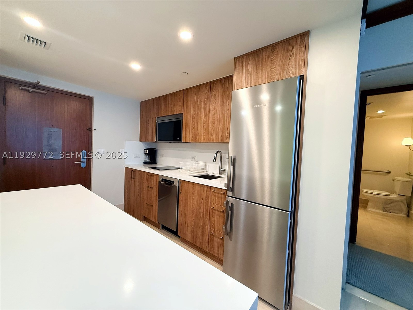 6801 Collins Ave 309 Property Photo 14