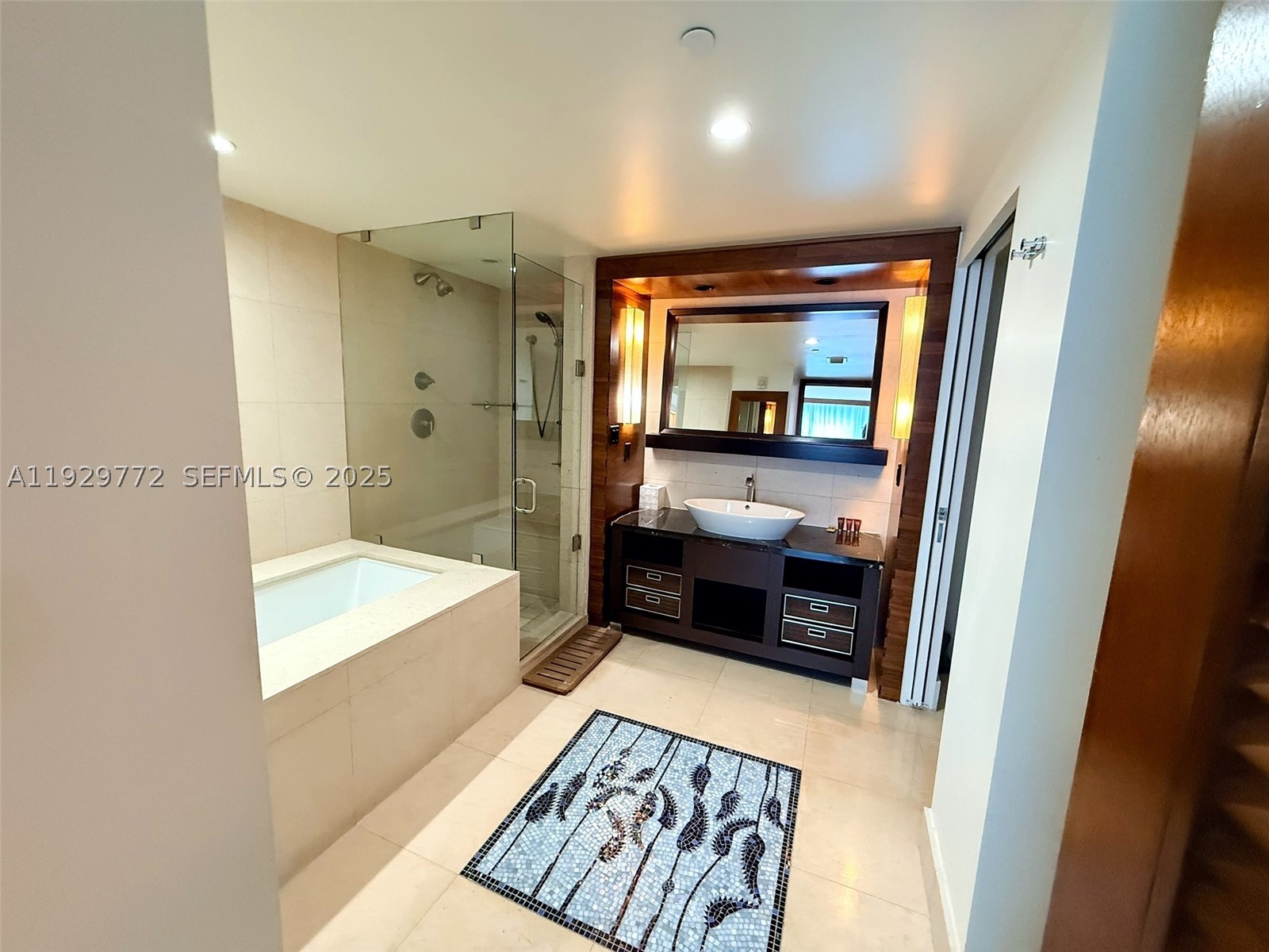 6801 Collins Ave 309 Property Photo 19
