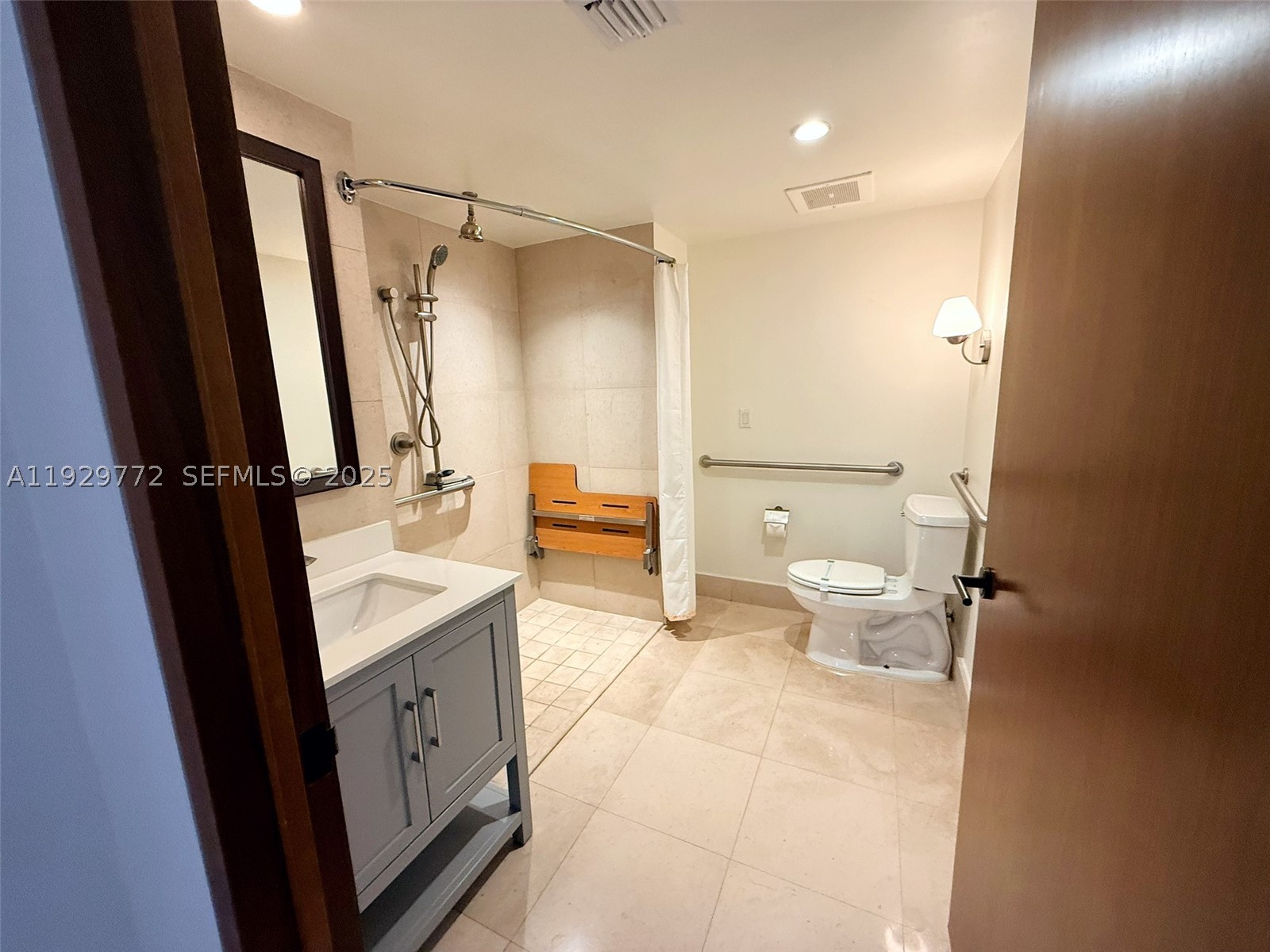 6801 Collins Ave 309 Property Photo 23