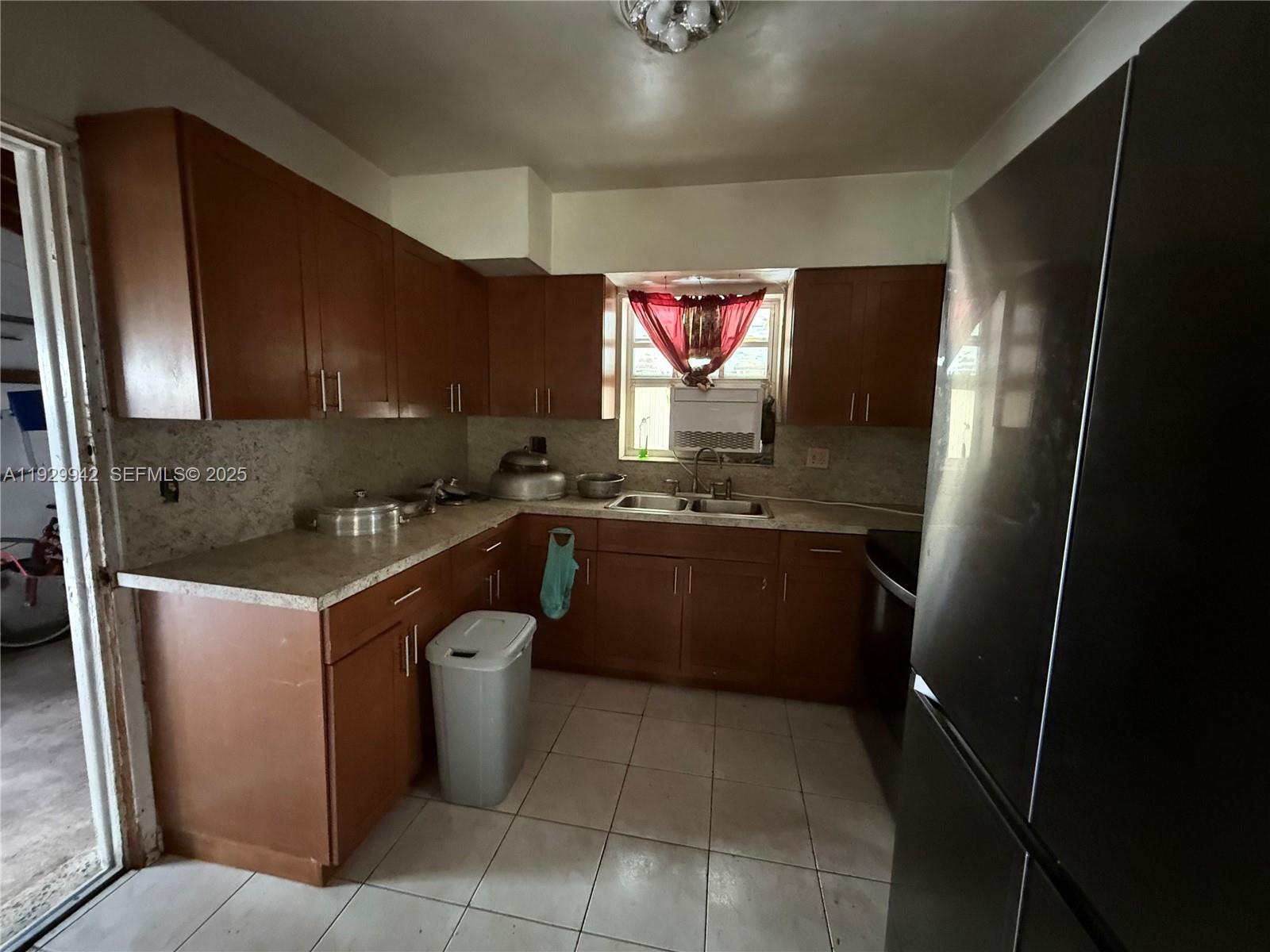 14630 Ne 5th Ct Property Photo 3