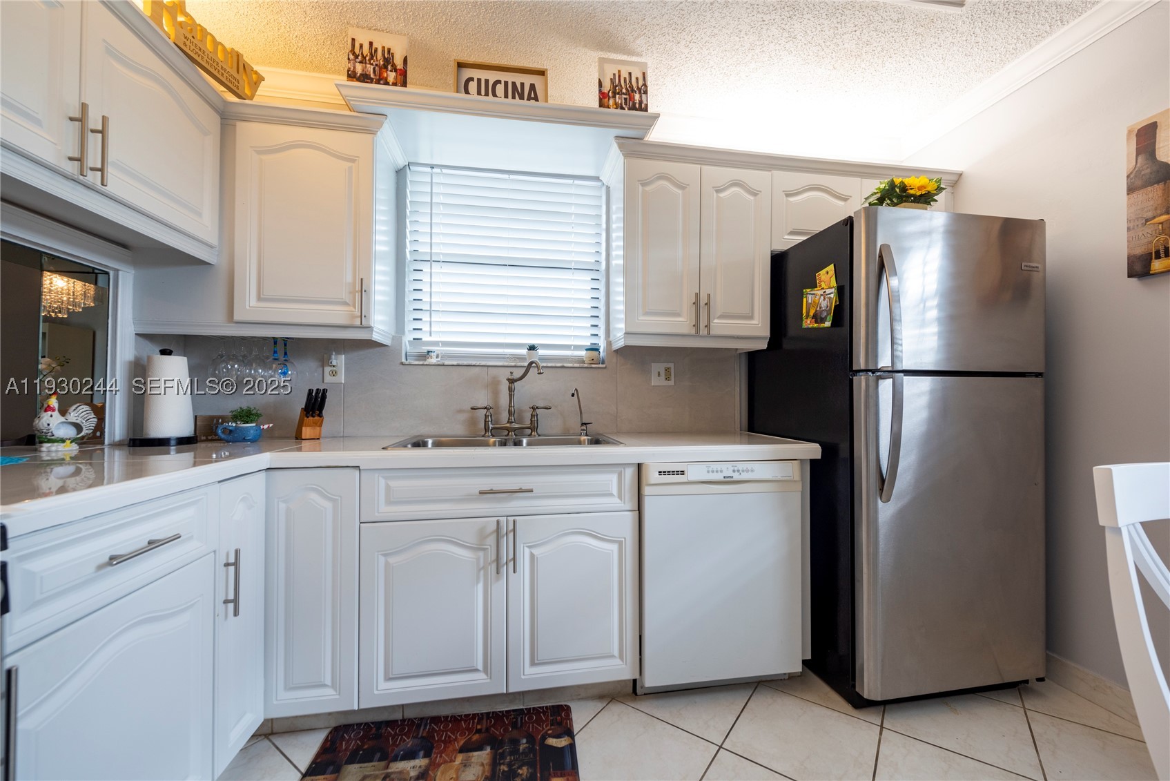 4940 E Sabal Palm Blvd 414 Property Photo 2