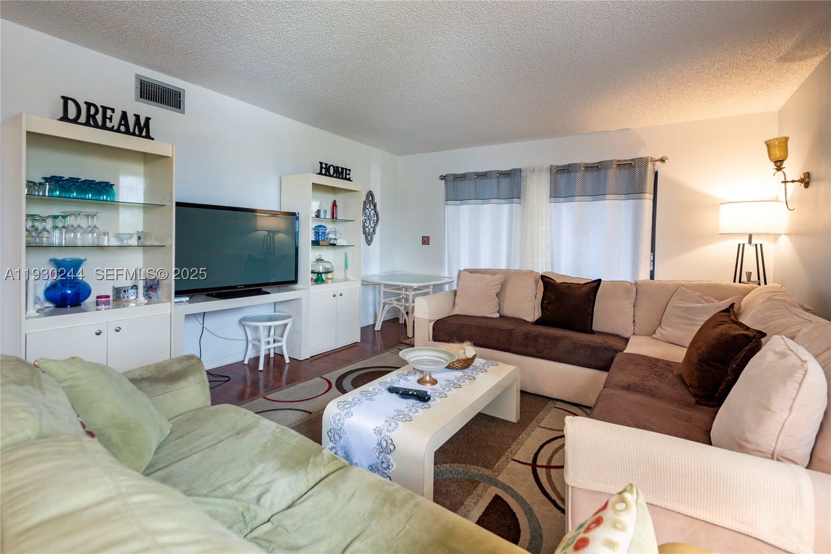 4940 E Sabal Palm Blvd 414 Property Photo 12