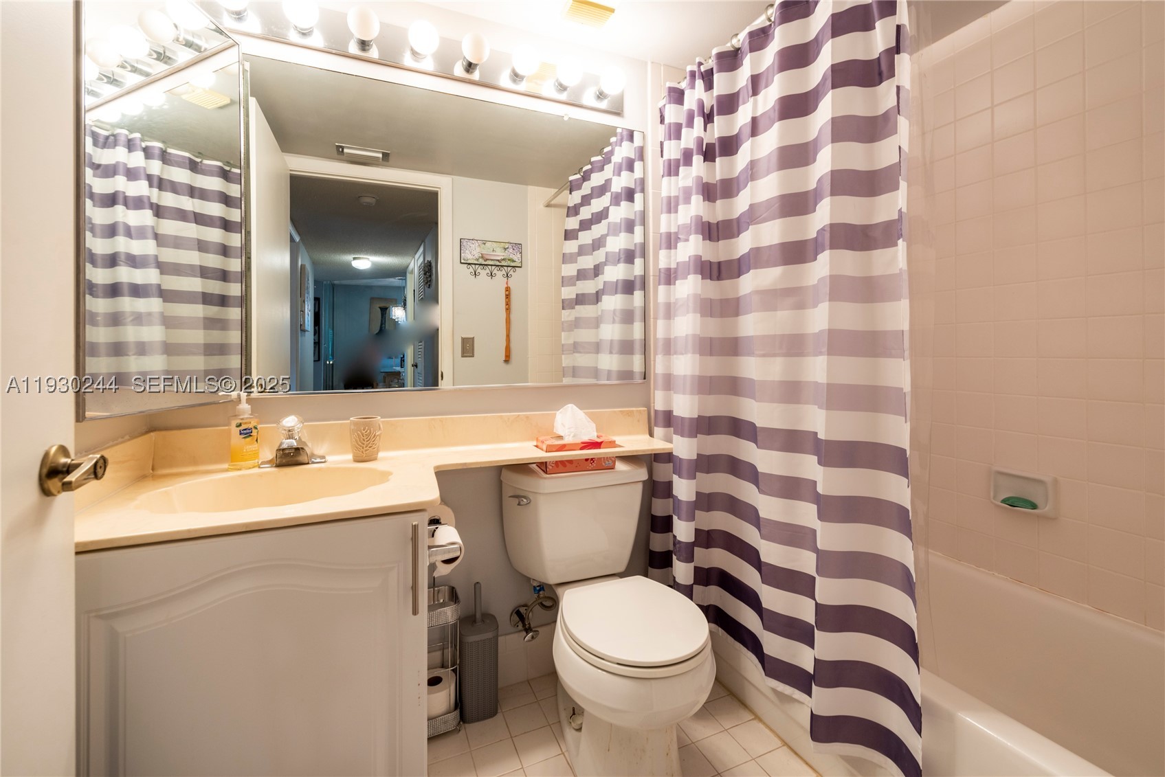 4940 E Sabal Palm Blvd 414 Property Photo 13