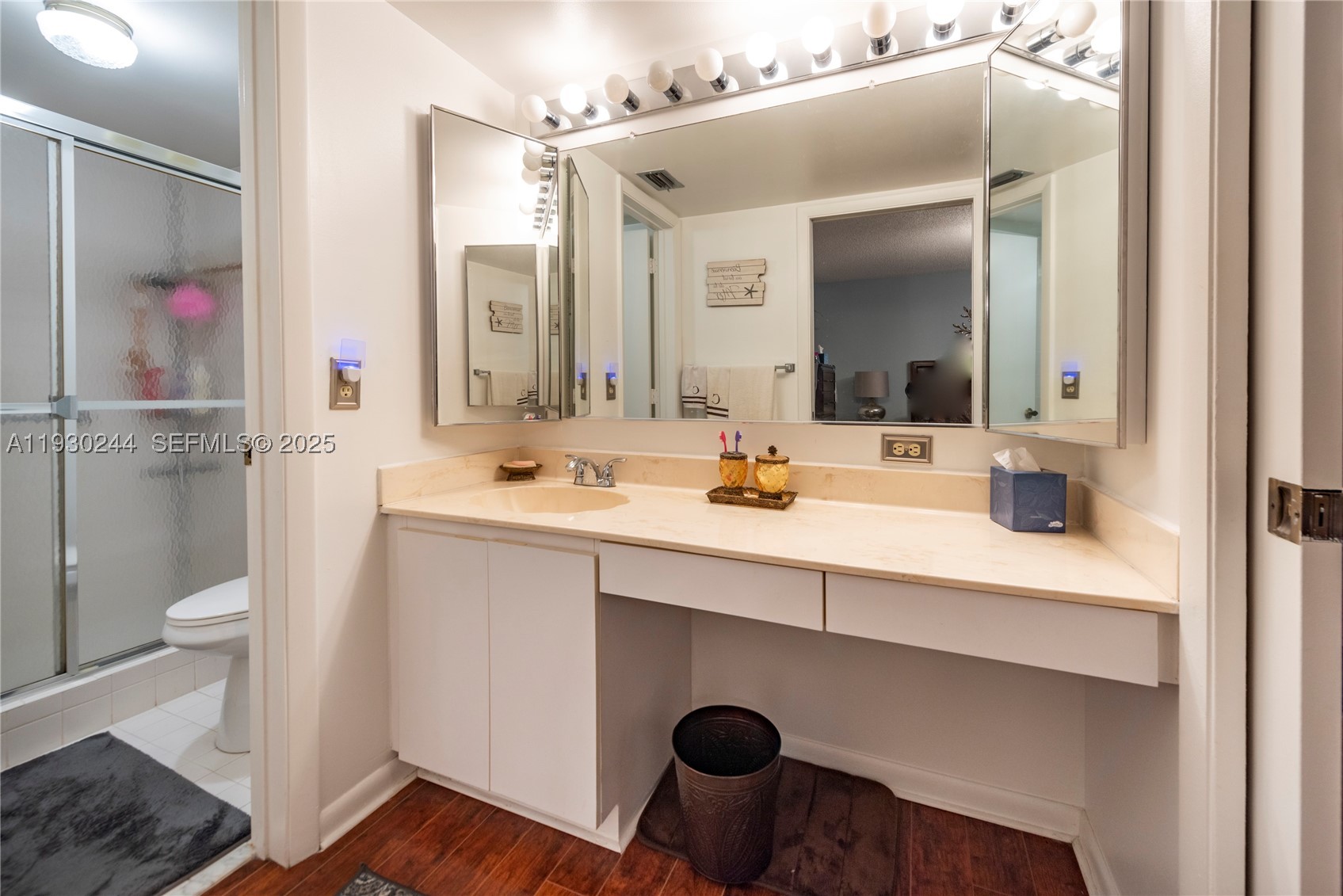 4940 E Sabal Palm Blvd 414 Property Photo 18