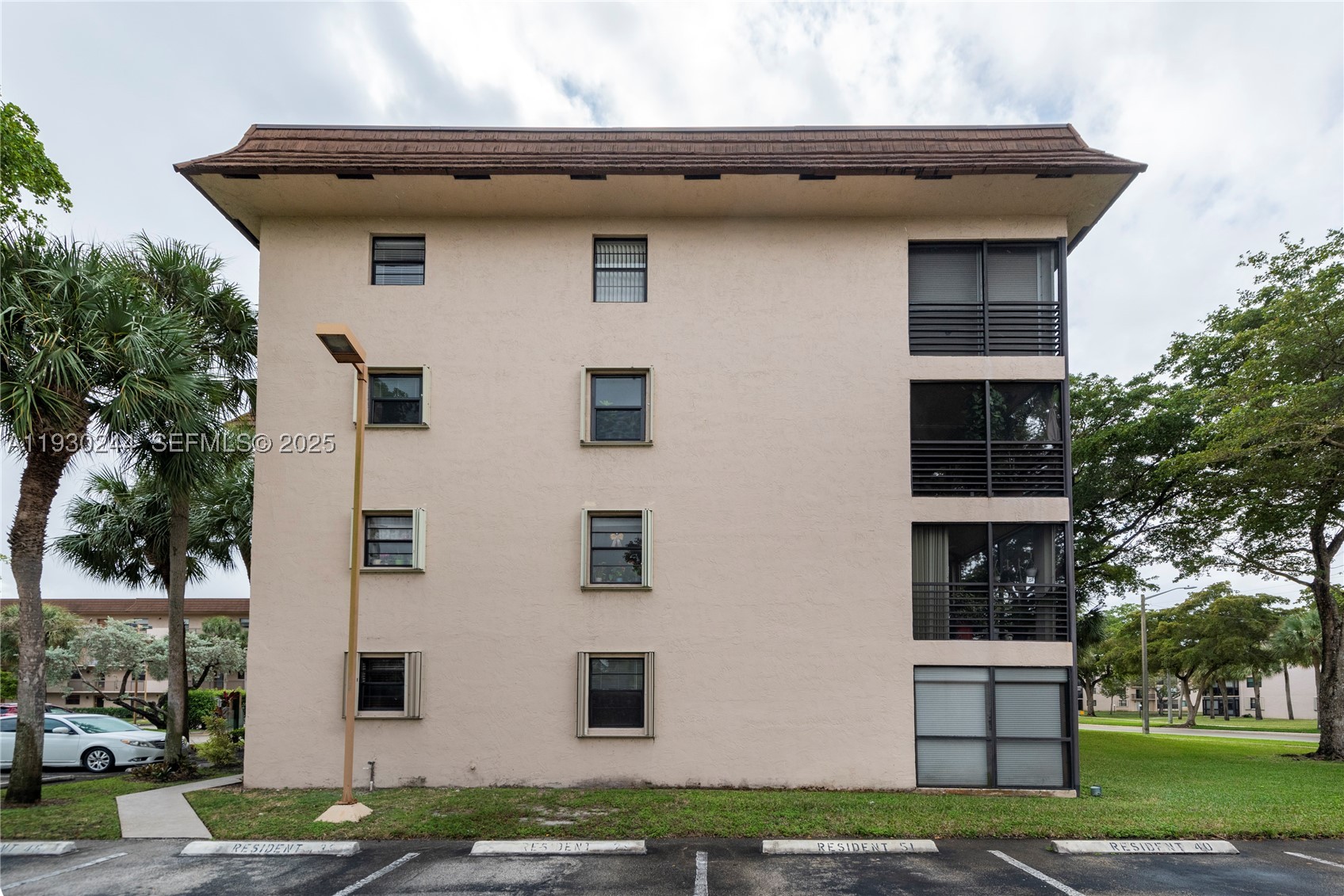4940 E Sabal Palm Blvd 414 Property Photo 24