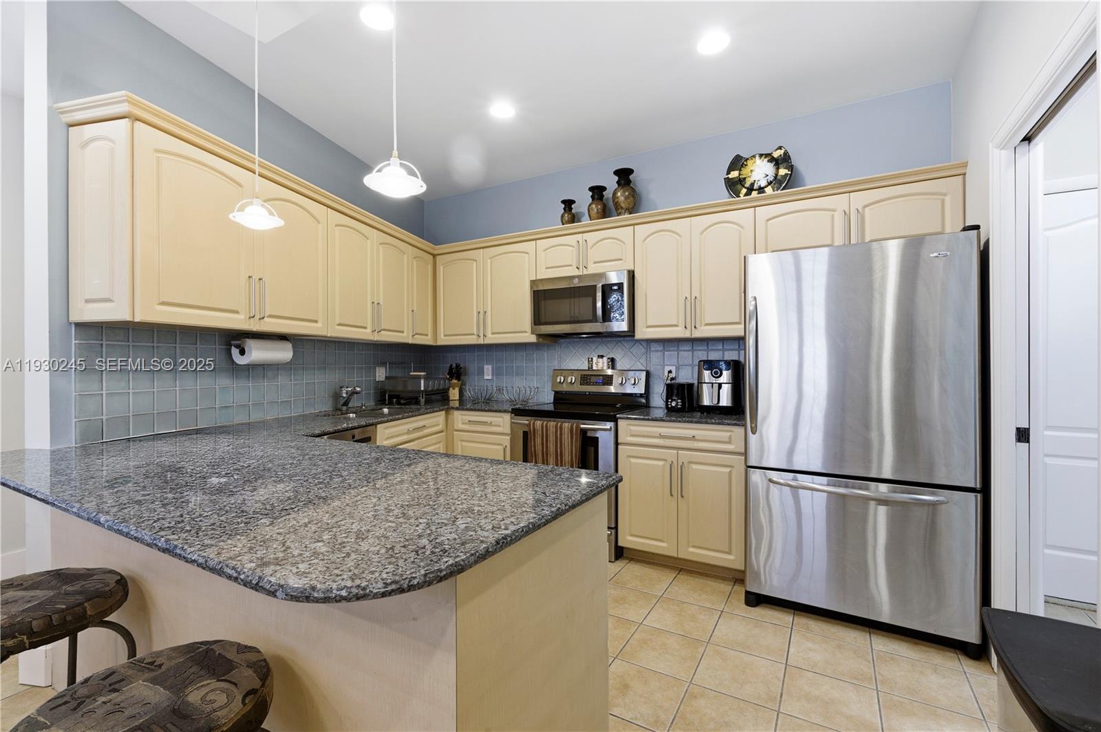 2607 Holy Cross Ln Property Photo 17