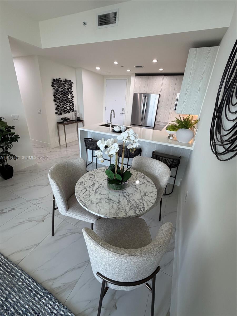 2000 Metropica Way 2108 Property Photo 5