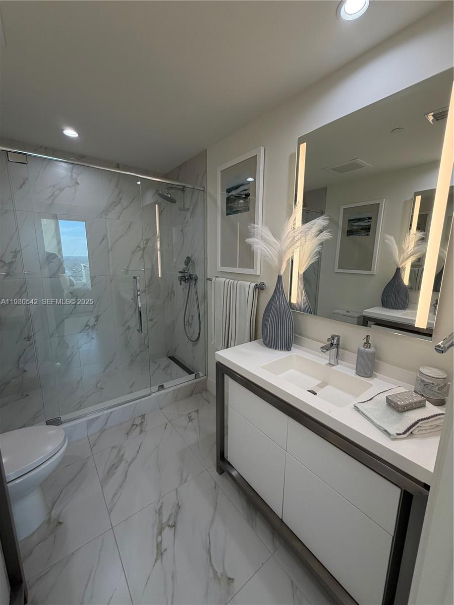 2000 Metropica Way 2108 Property Photo 19